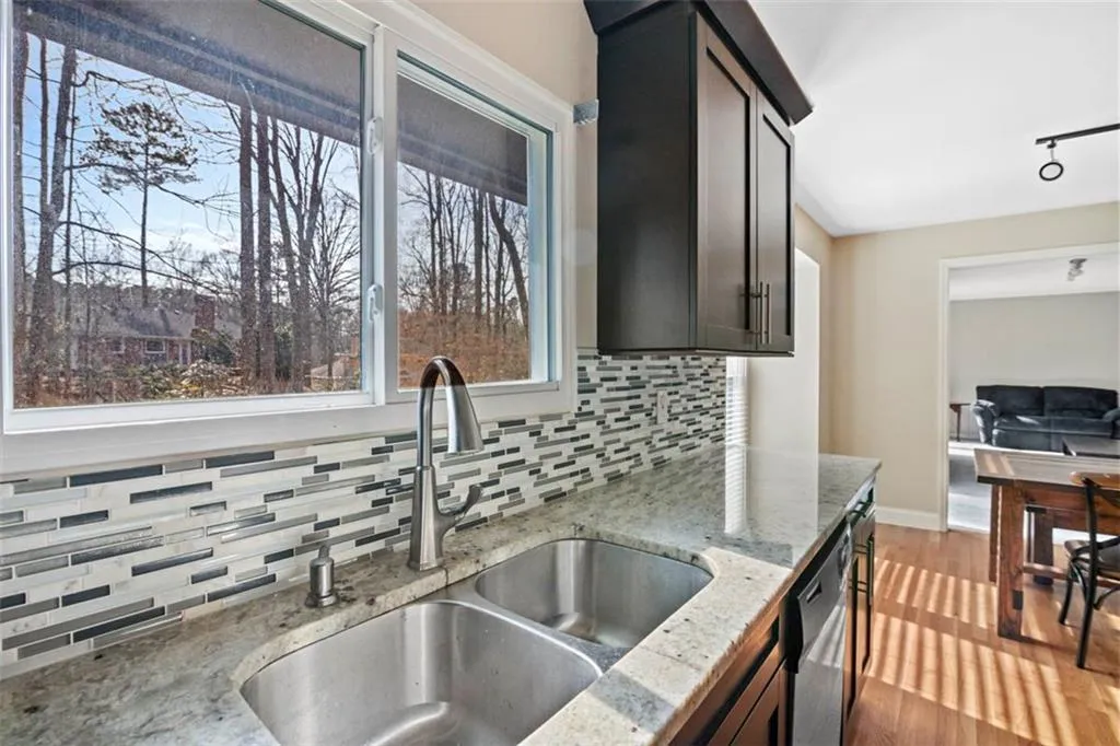 325 Westerhall Court, Atlanta, Georgia 30328, 3 Bedrooms Bedrooms, ,2 BathroomsBathrooms,Residential,Sold,325 Westerhall Court,7005042