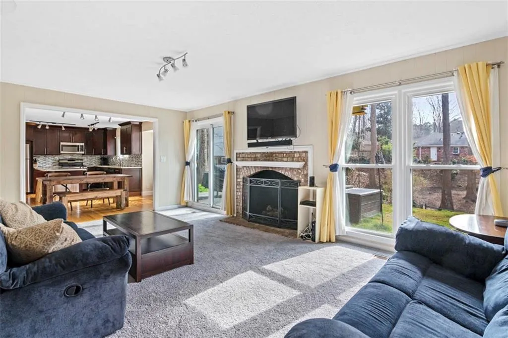 325 Westerhall Court, Atlanta, Georgia 30328, 3 Bedrooms Bedrooms, ,2 BathroomsBathrooms,Residential,Sold,325 Westerhall Court,7005042