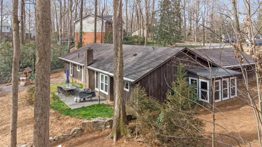 325 Westerhall Court, Atlanta, Georgia 30328, 3 Bedrooms Bedrooms, ,2 BathroomsBathrooms,Residential,Sold,325 Westerhall Court,7005042