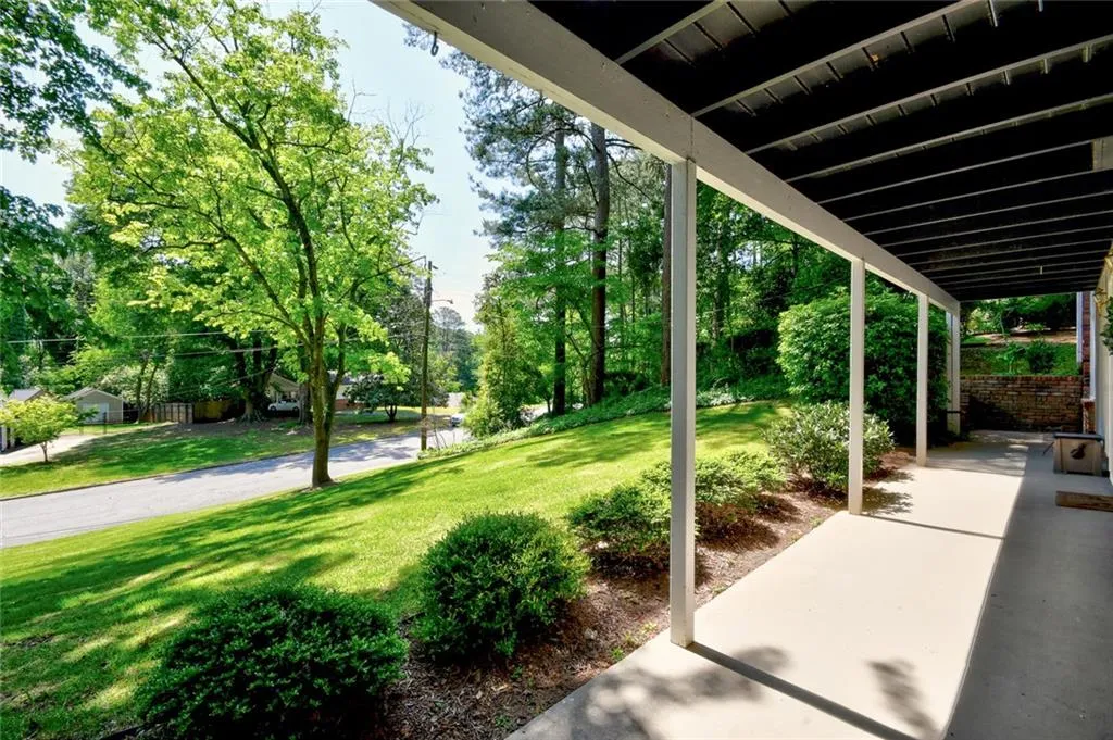 6870 Sunny Brook Lane, Atlanta, Georgia 30328, 4 Bedrooms Bedrooms, ,3 BathroomsBathrooms,Residential,Sold,6870 Sunny Brook Lane,6725209