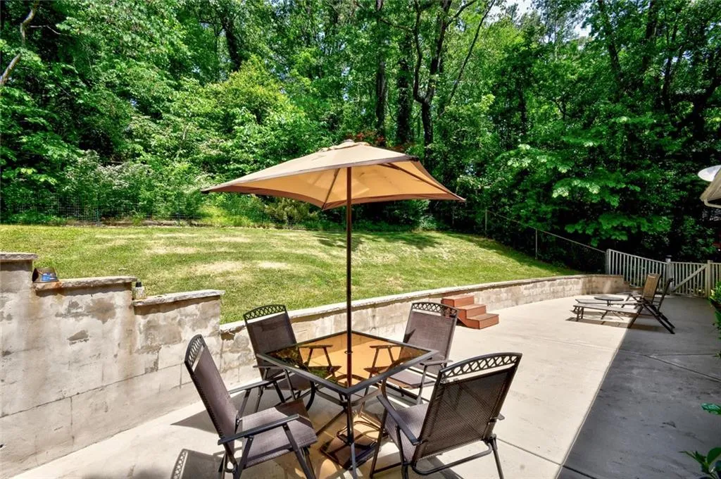6870 Sunny Brook Lane, Atlanta, Georgia 30328, 4 Bedrooms Bedrooms, ,3 BathroomsBathrooms,Residential,Sold,6870 Sunny Brook Lane,6725209
