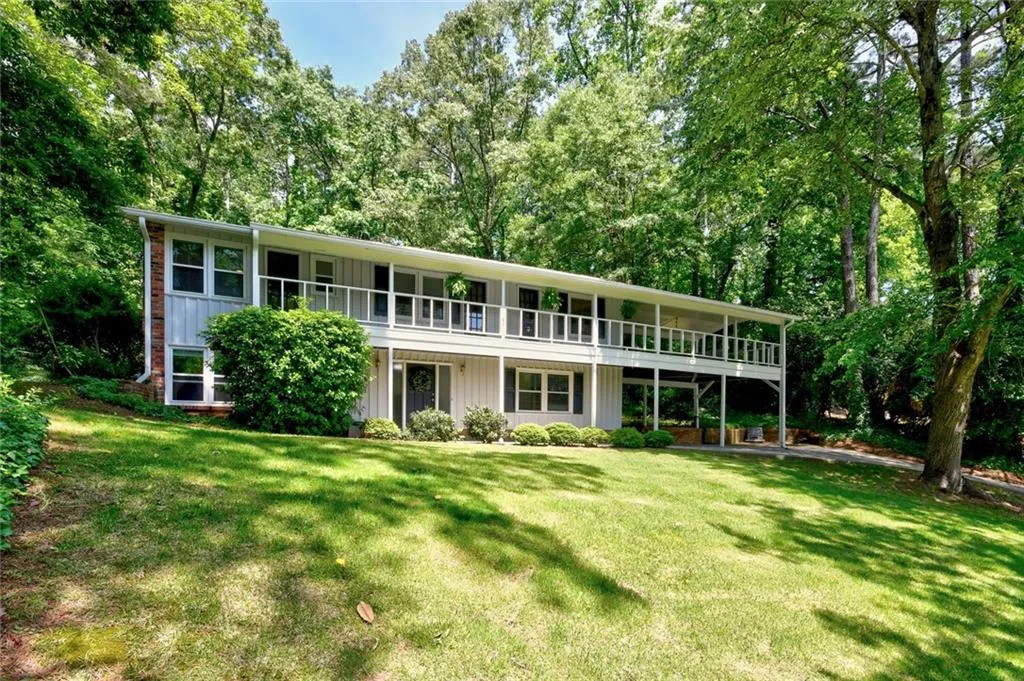 6870 Sunny Brook Lane, Atlanta, Georgia 30328, 4 Bedrooms Bedrooms, ,3 BathroomsBathrooms,Residential,Sold,6870 Sunny Brook Lane,6725209