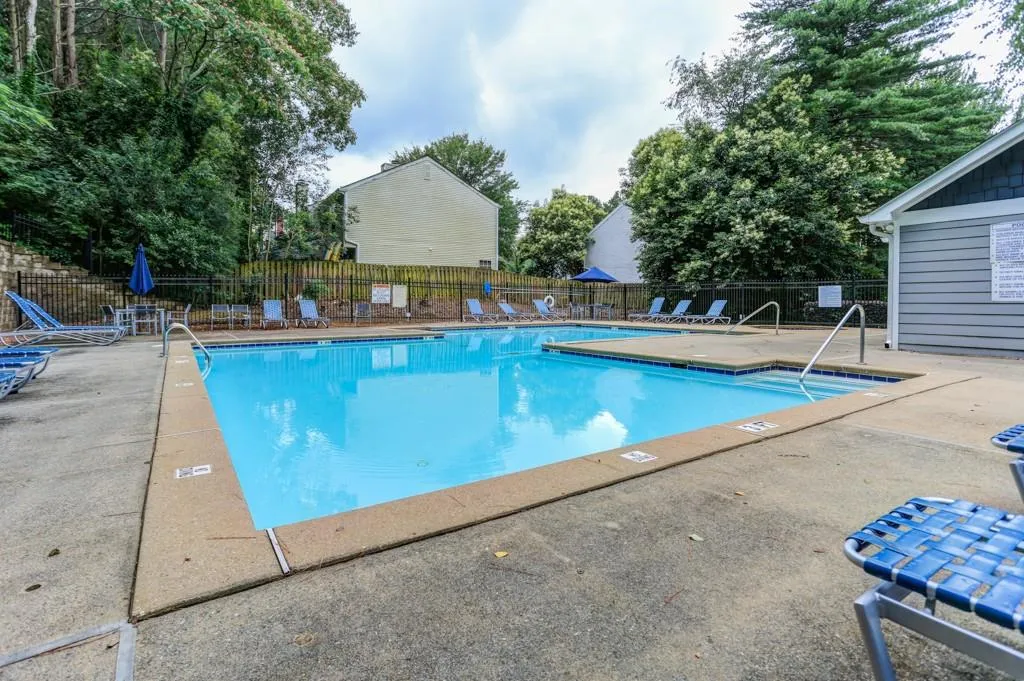2304 Queen Anne Court, Sandy Springs, Georgia 30350, 2 Bedrooms Bedrooms, ,2 BathroomsBathrooms,Residential,Sold,2304 Queen Anne Court,6572976