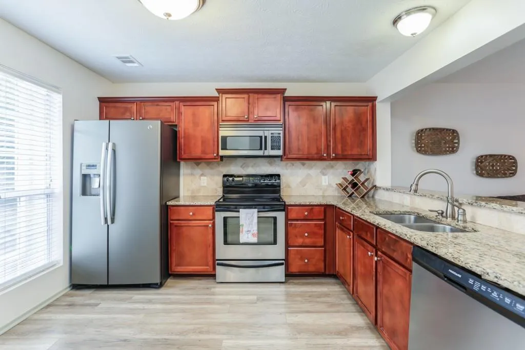 2304 Queen Anne Court, Sandy Springs, Georgia 30350, 2 Bedrooms Bedrooms, ,2 BathroomsBathrooms,Residential,Sold,2304 Queen Anne Court,6572976