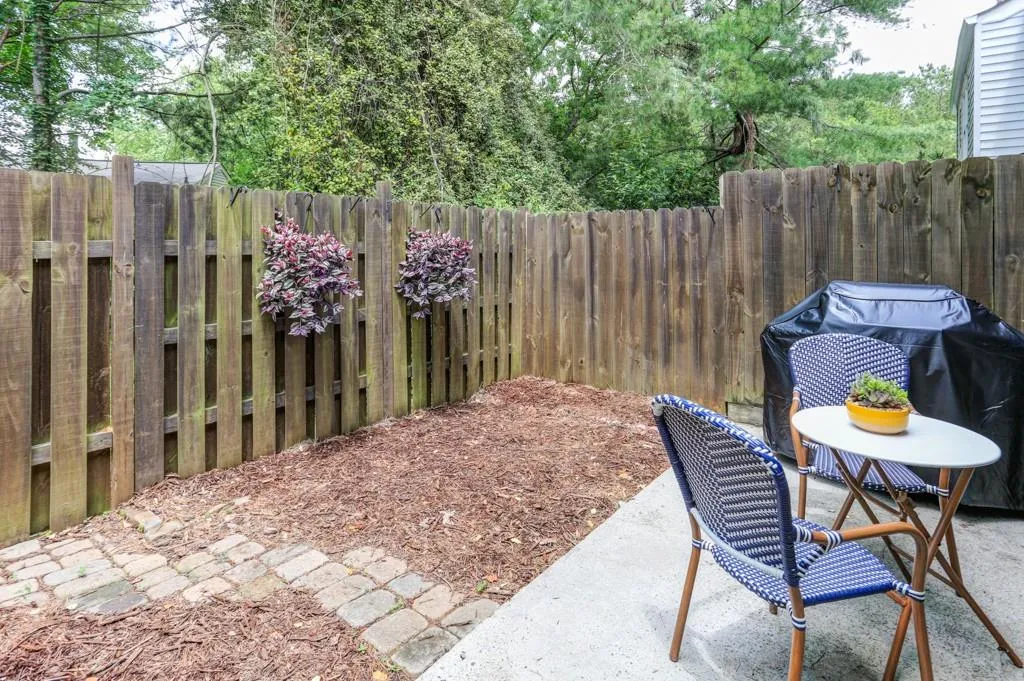 2304 Queen Anne Court, Sandy Springs, Georgia 30350, 2 Bedrooms Bedrooms, ,2 BathroomsBathrooms,Residential,Sold,2304 Queen Anne Court,6572976