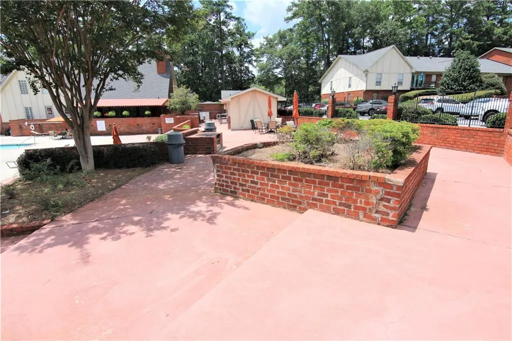 6851 Roswell Road Ne Unit F2, Atlanta, Georgia 30328, 2 Bedrooms Bedrooms, ,2 BathroomsBathrooms,Residential,Sold,6851 Roswell Road Ne Unit F2,5879922