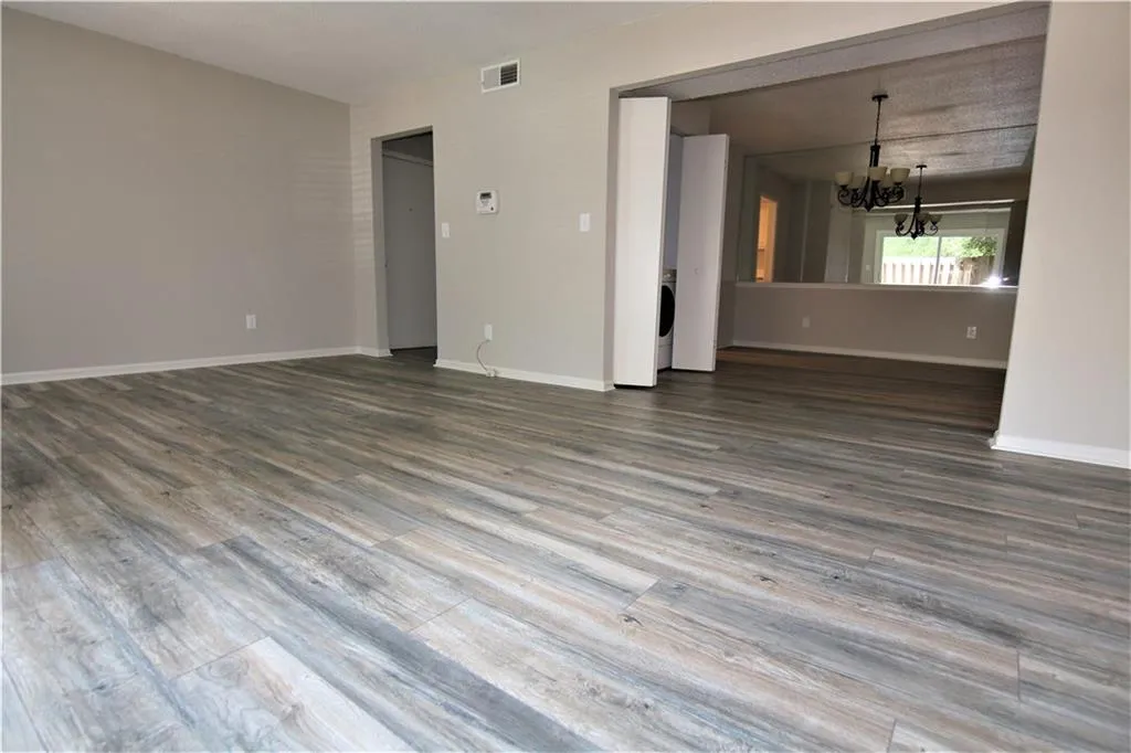 6851 Roswell Road Ne Unit F2, Atlanta, Georgia 30328, 2 Bedrooms Bedrooms, ,2 BathroomsBathrooms,Residential,Sold,6851 Roswell Road Ne Unit F2,5879922