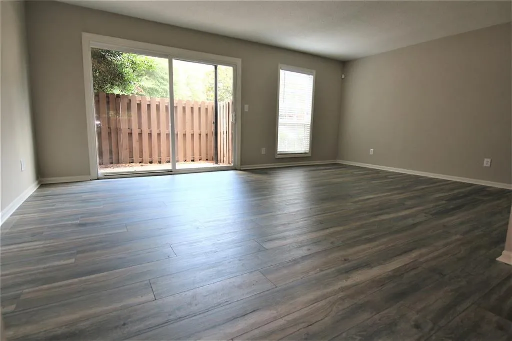 6851 Roswell Road Ne Unit F2, Atlanta, Georgia 30328, 2 Bedrooms Bedrooms, ,2 BathroomsBathrooms,Residential,Sold,6851 Roswell Road Ne Unit F2,5879922