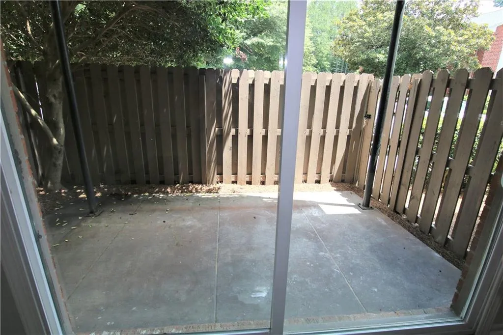 6851 Roswell Road Ne Unit F2, Atlanta, Georgia 30328, 2 Bedrooms Bedrooms, ,2 BathroomsBathrooms,Residential,Sold,6851 Roswell Road Ne Unit F2,5879922