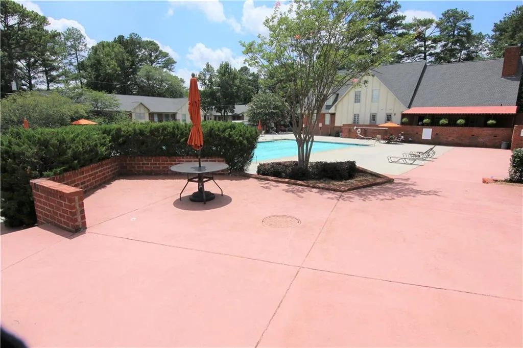 6851 Roswell Road Ne Unit F2, Atlanta, Georgia 30328, 2 Bedrooms Bedrooms, ,2 BathroomsBathrooms,Residential,Sold,6851 Roswell Road Ne Unit F2,5879922