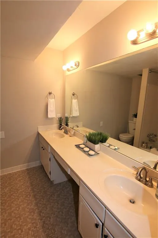 6851 Roswell Road Ne Unit F2, Atlanta, Georgia 30328, 2 Bedrooms Bedrooms, ,2 BathroomsBathrooms,Residential,Sold,6851 Roswell Road Ne Unit F2,5879922
