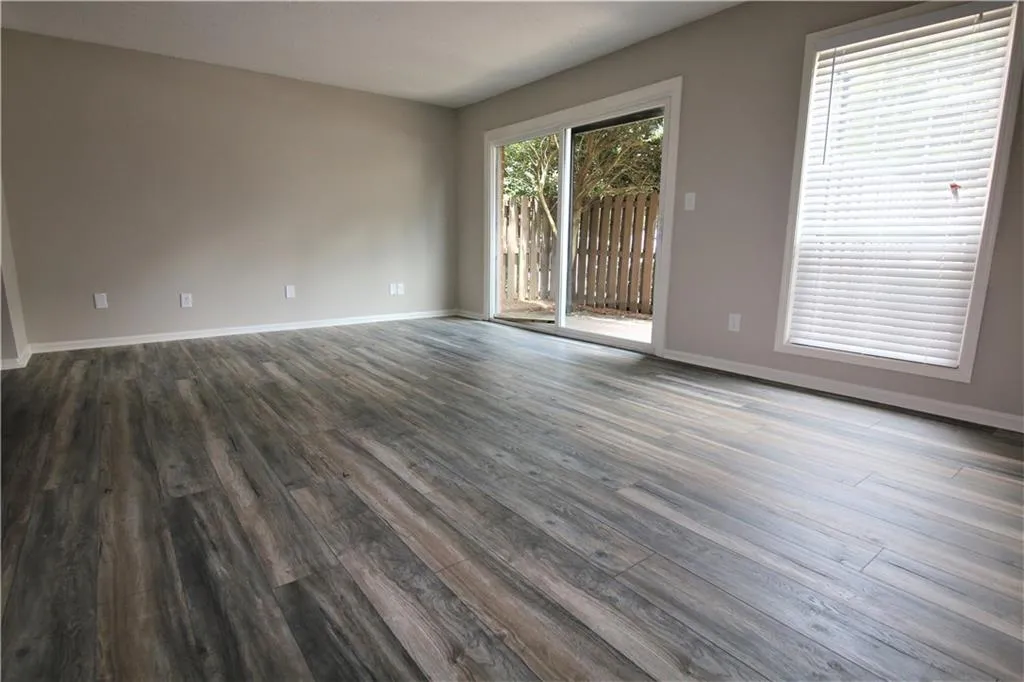 6851 Roswell Road Ne Unit F2, Atlanta, Georgia 30328, 2 Bedrooms Bedrooms, ,2 BathroomsBathrooms,Residential,Sold,6851 Roswell Road Ne Unit F2,5879922
