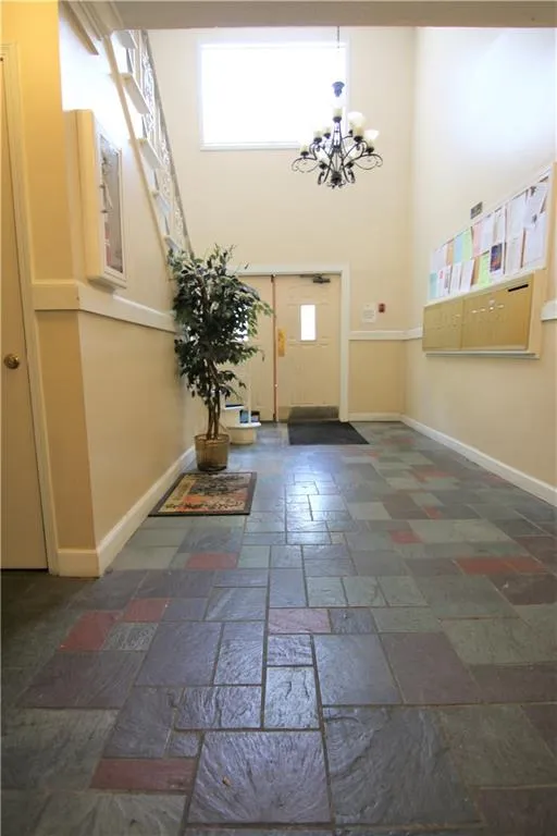 6851 Roswell Road Ne Unit F2, Atlanta, Georgia 30328, 2 Bedrooms Bedrooms, ,2 BathroomsBathrooms,Residential,Sold,6851 Roswell Road Ne Unit F2,5879922