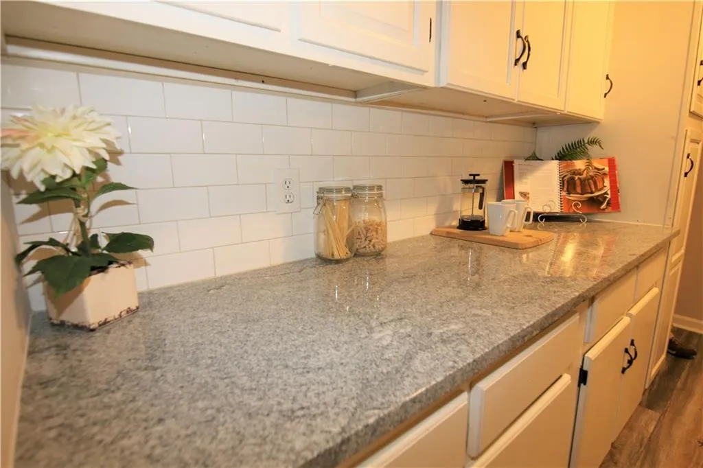 6851 Roswell Road Ne Unit F2, Atlanta, Georgia 30328, 2 Bedrooms Bedrooms, ,2 BathroomsBathrooms,Residential,Sold,6851 Roswell Road Ne Unit F2,5879922
