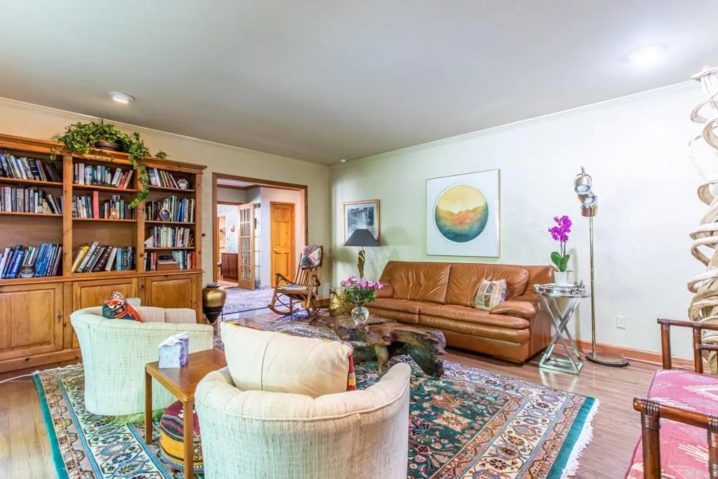 5515 Whitner Drive, Sandy Springs, Georgia 30327, 4 Bedrooms Bedrooms, ,3 BathroomsBathrooms,Residential,Sold,5515 Whitner Drive,7097944