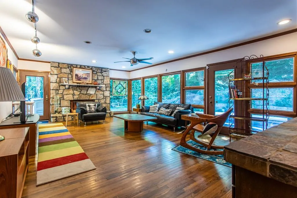 5515 Whitner Drive, Sandy Springs, Georgia 30327, 4 Bedrooms Bedrooms, ,3 BathroomsBathrooms,Residential,Sold,5515 Whitner Drive,7097944