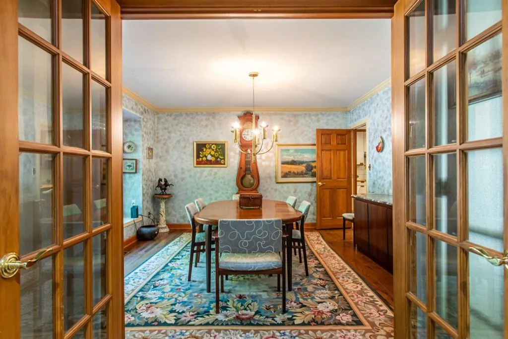 5515 Whitner Drive, Sandy Springs, Georgia 30327, 4 Bedrooms Bedrooms, ,3 BathroomsBathrooms,Residential,Sold,5515 Whitner Drive,7097944