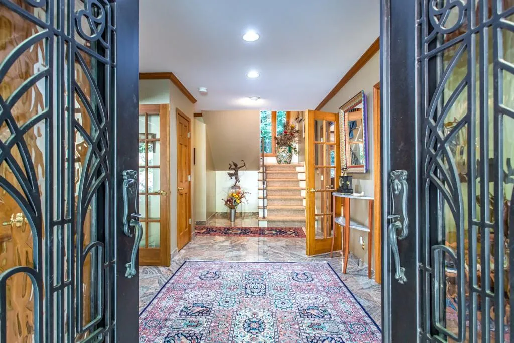 5515 Whitner Drive, Sandy Springs, Georgia 30327, 4 Bedrooms Bedrooms, ,3 BathroomsBathrooms,Residential,Sold,5515 Whitner Drive,7097944