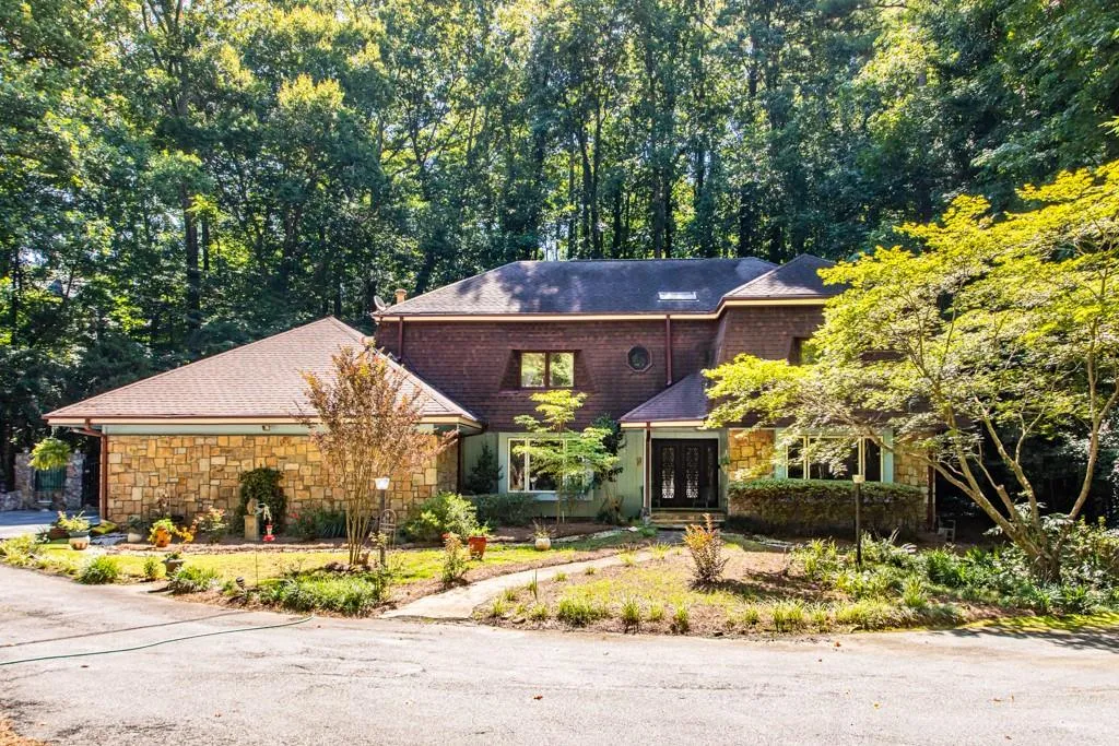 5515 Whitner Drive, Sandy Springs, Georgia 30327, 4 Bedrooms Bedrooms, ,3 BathroomsBathrooms,Residential,Sold,5515 Whitner Drive,7097944