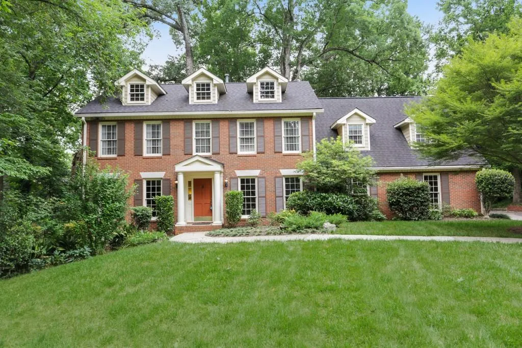 5135 Baroque Circle, Atlanta, Georgia 30342, 5 Bedrooms Bedrooms, ,3 BathroomsBathrooms,Residential,Sold,5135 Baroque Circle,6715953