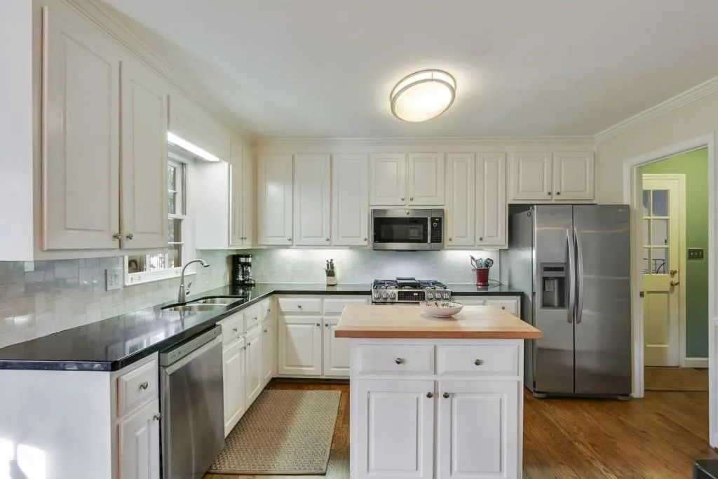 5135 Baroque Circle, Atlanta, Georgia 30342, 5 Bedrooms Bedrooms, ,3 BathroomsBathrooms,Residential,Sold,5135 Baroque Circle,6715953