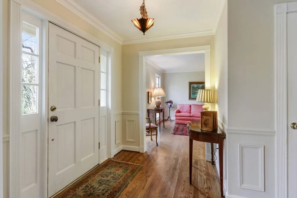 5135 Baroque Circle, Atlanta, Georgia 30342, 5 Bedrooms Bedrooms, ,3 BathroomsBathrooms,Residential,Sold,5135 Baroque Circle,6715953