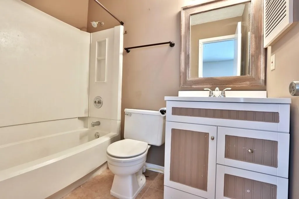 3006 Queen Anne Court, Sandy Springs, Georgia 30350, 2 Bedrooms Bedrooms, ,2 BathroomsBathrooms,Residential,Sold,3006 Queen Anne Court,6574233