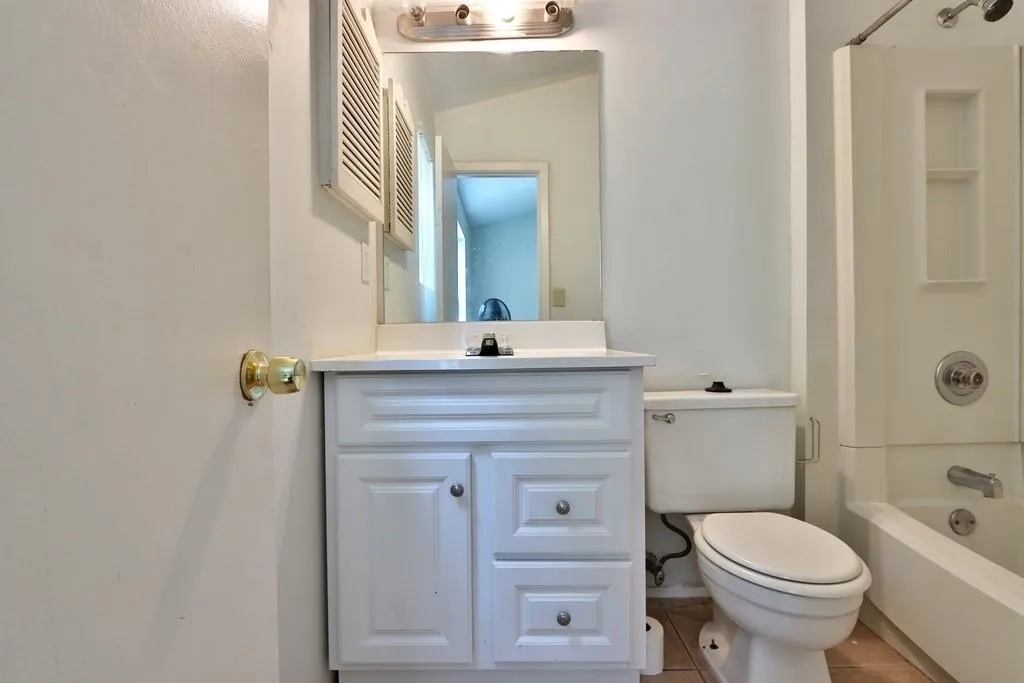 3006 Queen Anne Court, Sandy Springs, Georgia 30350, 2 Bedrooms Bedrooms, ,2 BathroomsBathrooms,Residential,Sold,3006 Queen Anne Court,6574233