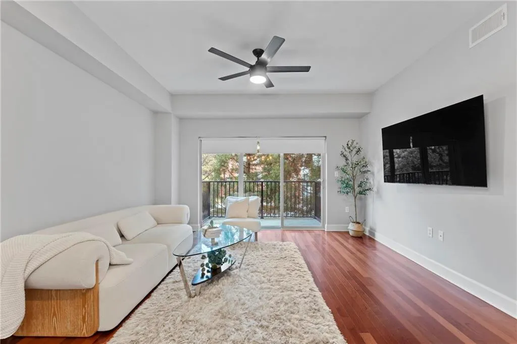 200 River Vista Drive Unit 240, Atlanta, Georgia 30339, 1 Bedroom Bedrooms, ,1 BathroomBathrooms,Residential,For Sale,200 River Vista Drive Unit 240,7711647