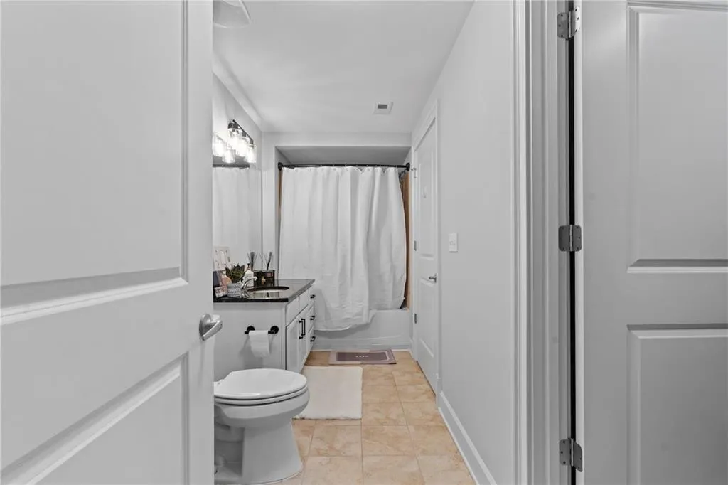 200 River Vista Drive Unit 240, Atlanta, Georgia 30339, 1 Bedroom Bedrooms, ,1 BathroomBathrooms,Residential,For Sale,200 River Vista Drive Unit 240,7711647