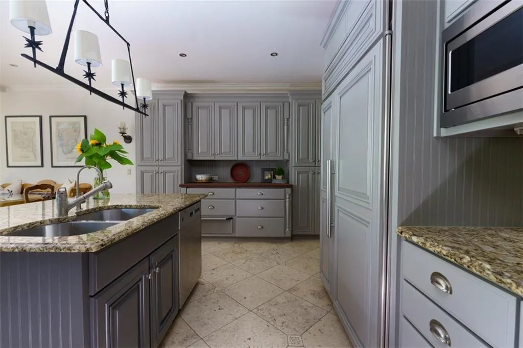 31 Burdette Road, Sandy Springs, Georgia 30327, 6 Bedrooms Bedrooms, ,4 BathroomsBathrooms,Residential,Sold,31 Burdette Road,6986478