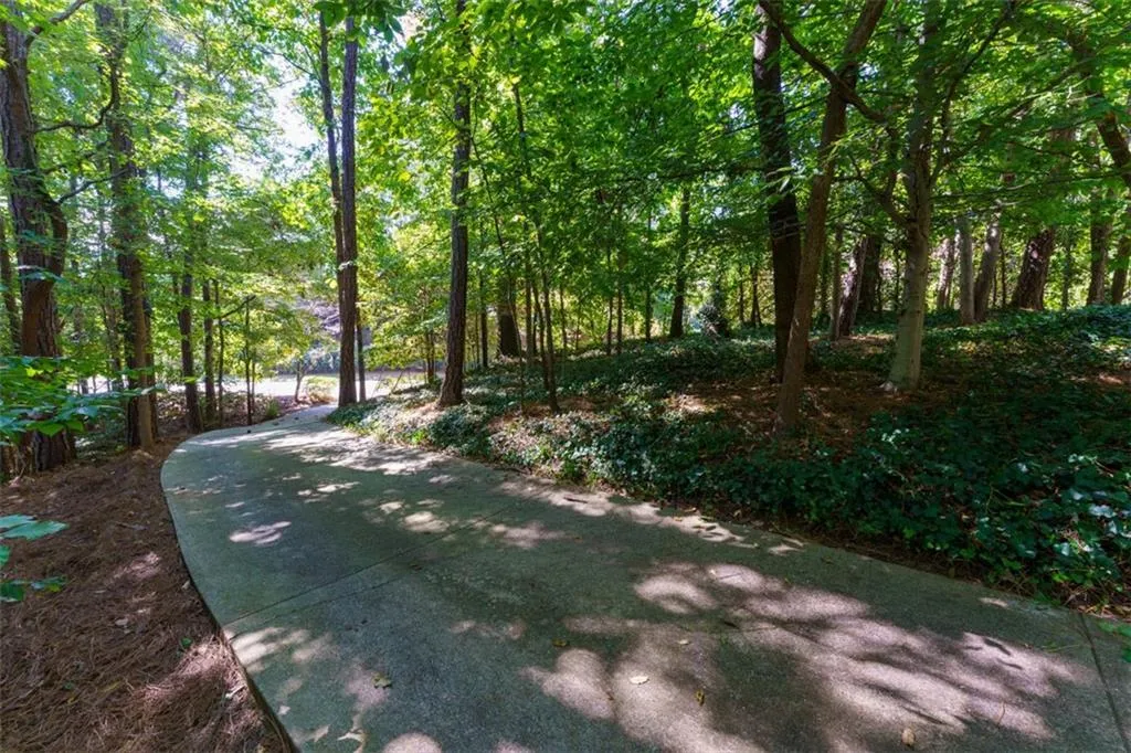 31 Burdette Road, Sandy Springs, Georgia 30327, 6 Bedrooms Bedrooms, ,4 BathroomsBathrooms,Residential,Sold,31 Burdette Road,6986478