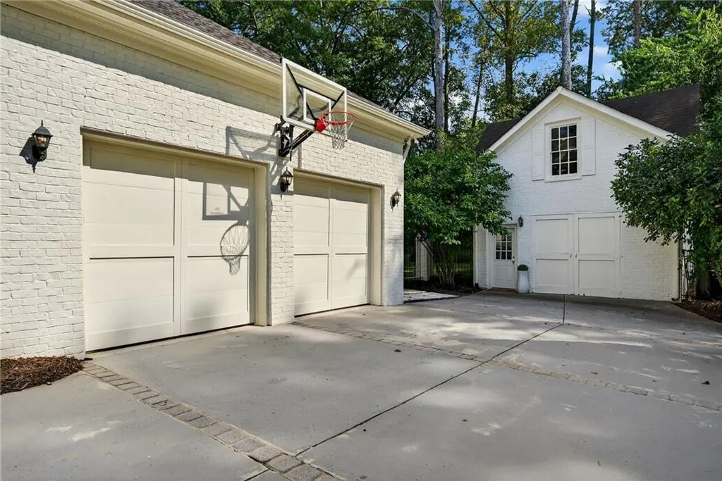 1575 Aragon Way Ne, Atlanta, Georgia 30319, 5 Bedrooms Bedrooms, ,5 BathroomsBathrooms,Residential,For Sale,1575 Aragon Way Ne,7642277