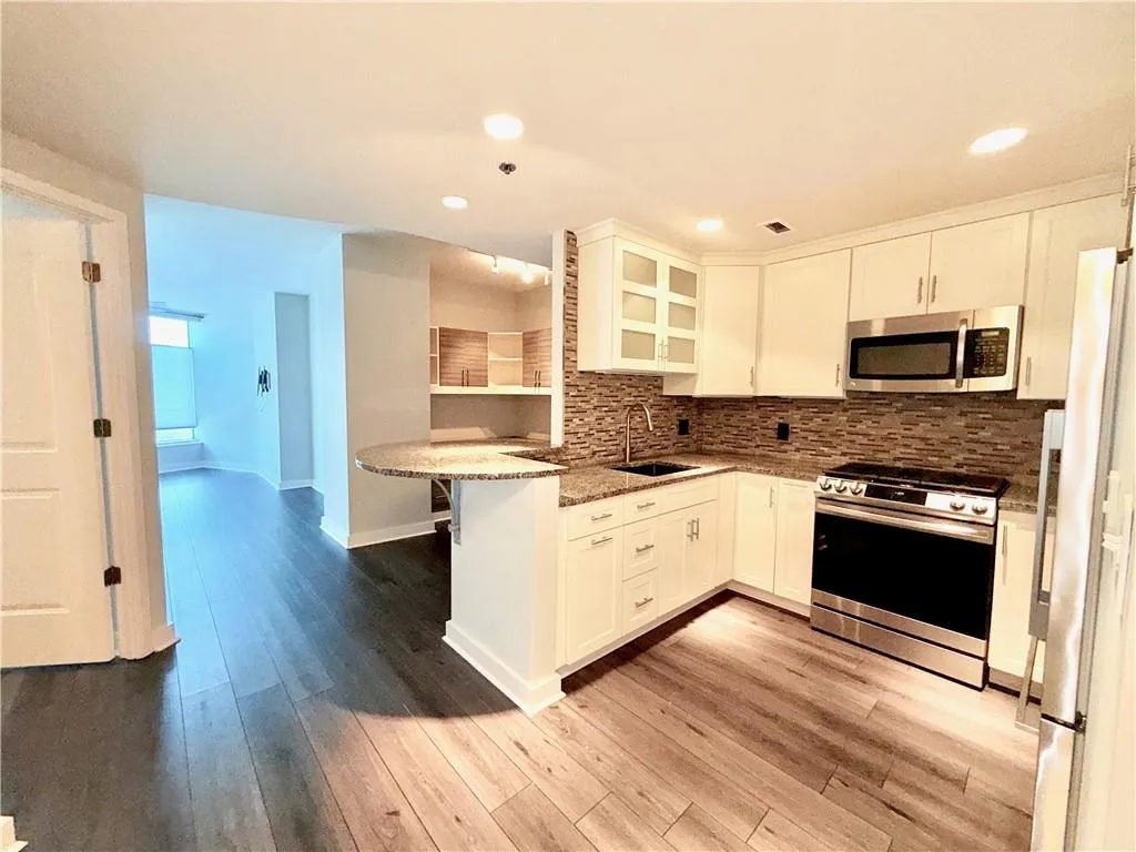3338 Peachtree Road Ne Unit 1905, Atlanta, Georgia 30326, 1 Bedroom Bedrooms, 0 ,1 BathroomBathrooms,Residential,For Sale,3338 Peachtree Road Ne Unit 1905,7684497