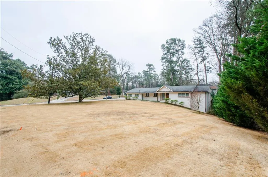 399 Hammond Drive, Atlanta, Georgia 30328, 3 Bedrooms Bedrooms, ,2 BathroomsBathrooms,Residential,For Sale,399 Hammond Drive,7717099