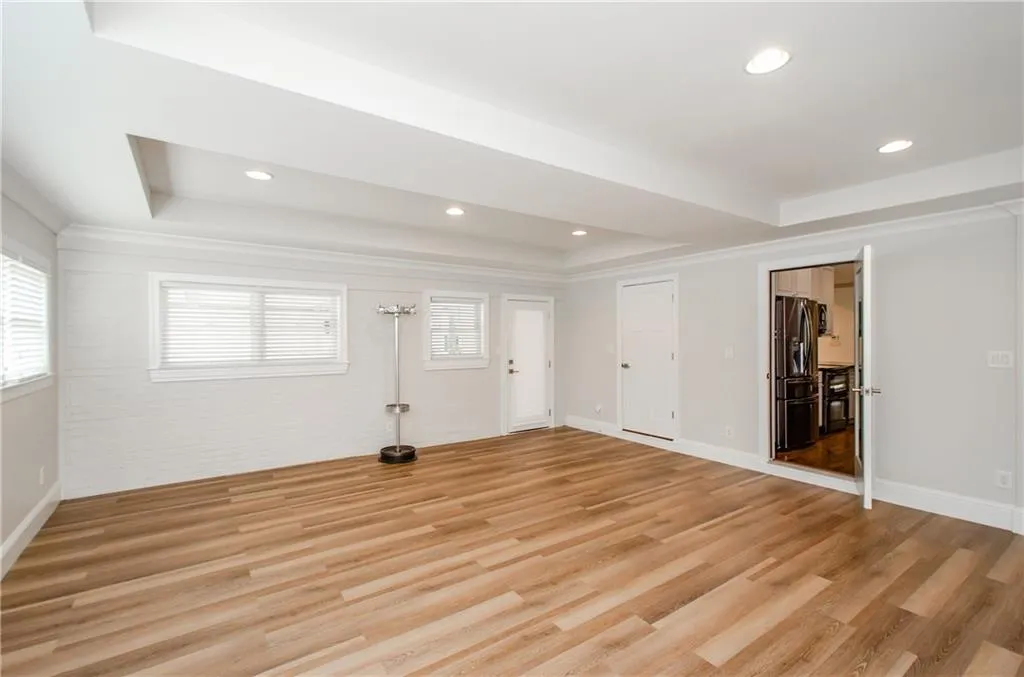 399 Hammond Drive, Atlanta, Georgia 30328, 3 Bedrooms Bedrooms, ,2 BathroomsBathrooms,Residential,For Sale,399 Hammond Drive,7717099