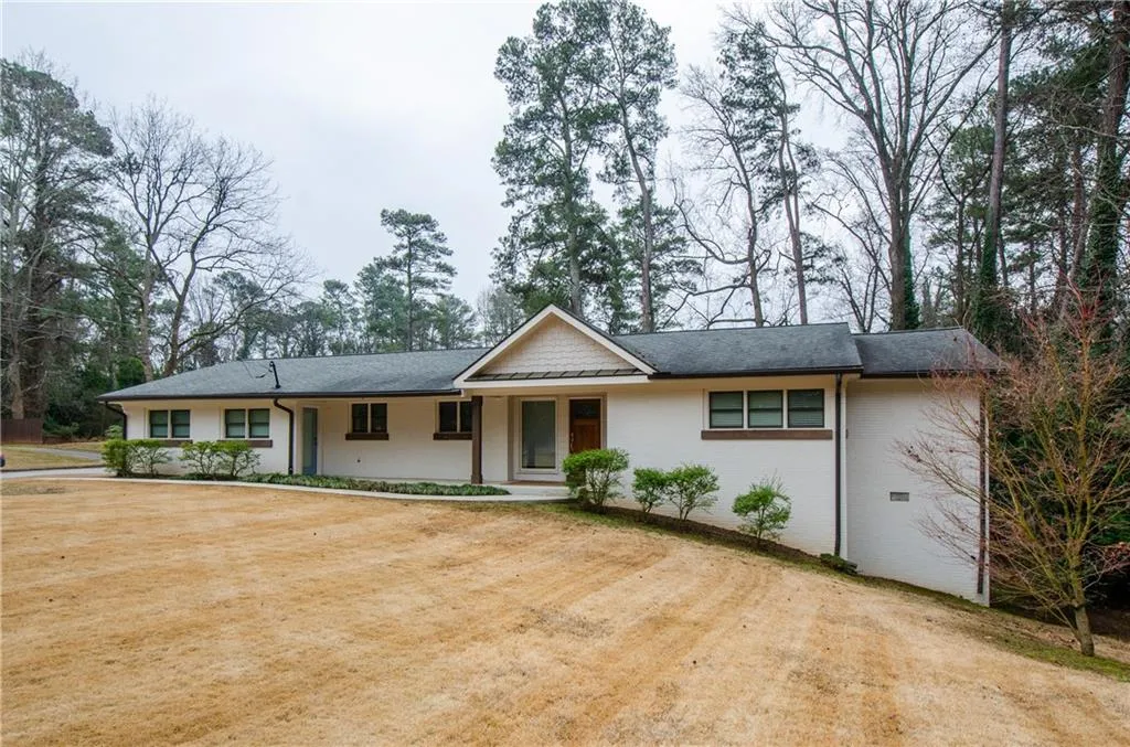 399 Hammond Drive, Atlanta, Georgia 30328, 3 Bedrooms Bedrooms, ,2 BathroomsBathrooms,Residential,For Sale,399 Hammond Drive,7717099