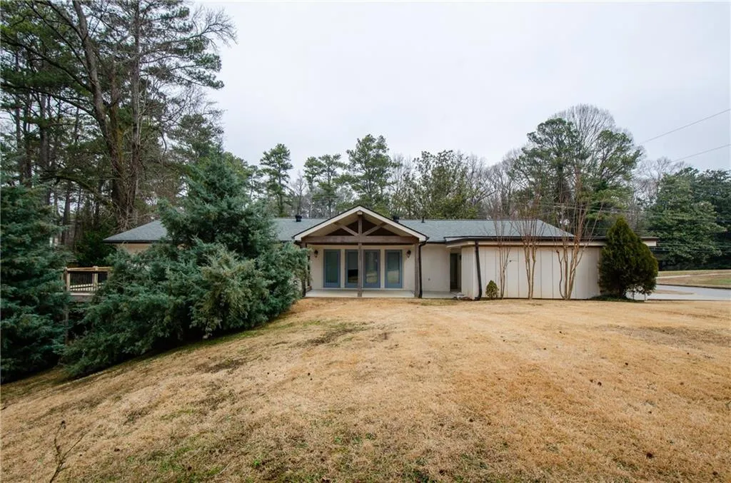 399 Hammond Drive, Atlanta, Georgia 30328, 3 Bedrooms Bedrooms, ,2 BathroomsBathrooms,Residential,For Sale,399 Hammond Drive,7717099
