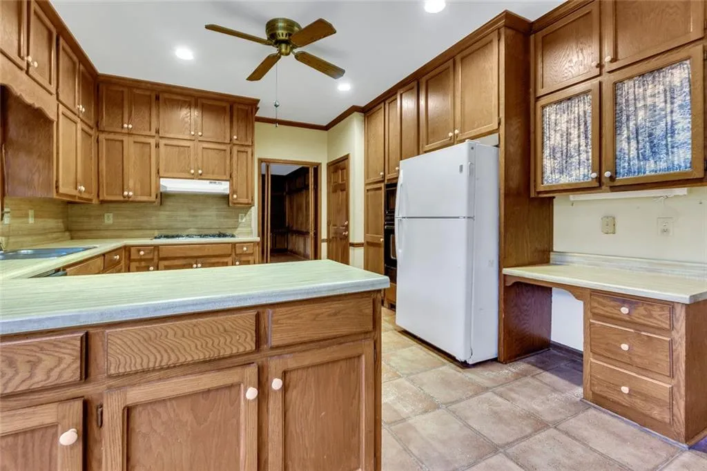 3191 Lemons Ridge Se, Atlanta, Georgia 30339, 4 Bedrooms Bedrooms, ,2 BathroomsBathrooms,Residential,For Sale,3191 Lemons Ridge Se,7663172