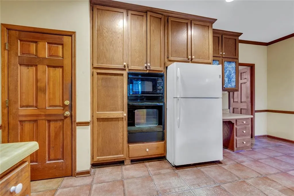 3191 Lemons Ridge Se, Atlanta, Georgia 30339, 4 Bedrooms Bedrooms, ,2 BathroomsBathrooms,Residential,For Sale,3191 Lemons Ridge Se,7663172