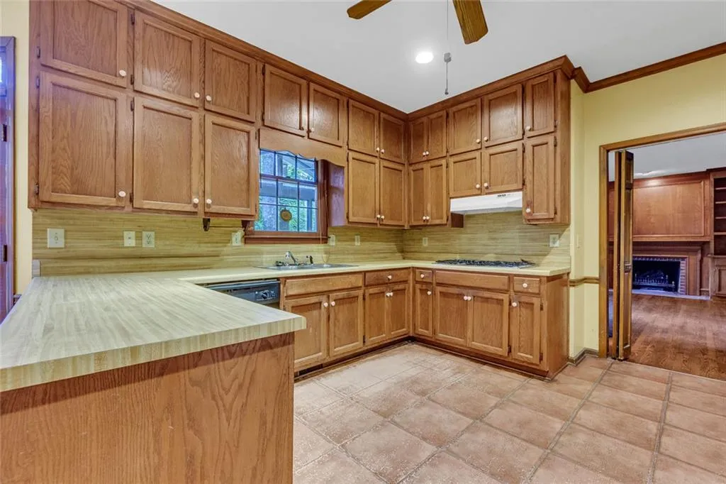 3191 Lemons Ridge Se, Atlanta, Georgia 30339, 4 Bedrooms Bedrooms, ,2 BathroomsBathrooms,Residential,For Sale,3191 Lemons Ridge Se,7663172