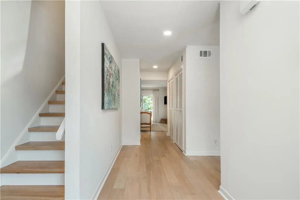 39 Ivy Gates Ne, Atlanta, Georgia 30342, 2 Bedrooms Bedrooms, ,2 BathroomsBathrooms,Residential,Sold,39 Ivy Gates Ne,7556501