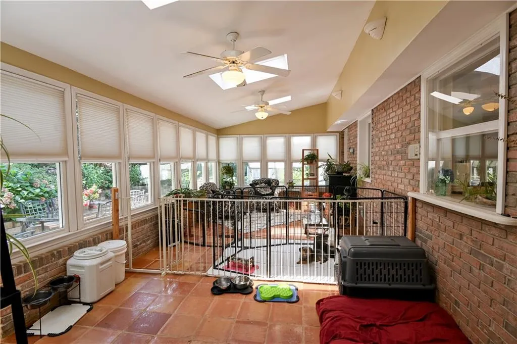 300 Spindle Court, Sandy Springs, Georgia 30350, 4 Bedrooms Bedrooms, ,3 BathroomsBathrooms,Residential,Sold,300 Spindle Court,6765808 300 Spindle Court, Sandy Springs, Georgia 30350, 4 Bedrooms Bedrooms, ,3 BathroomsBathrooms,Residential,Sold,300 Spindle Court,6765808