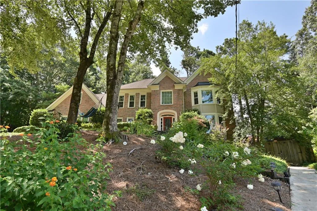 300 Spindle Court, Sandy Springs, Georgia 30350, 4 Bedrooms Bedrooms, ,3 BathroomsBathrooms,Residential,Sold,300 Spindle Court,6765808 300 Spindle Court, Sandy Springs, Georgia 30350, 4 Bedrooms Bedrooms, ,3 BathroomsBathrooms,Residential,Sold,300 Spindle Court,6765808