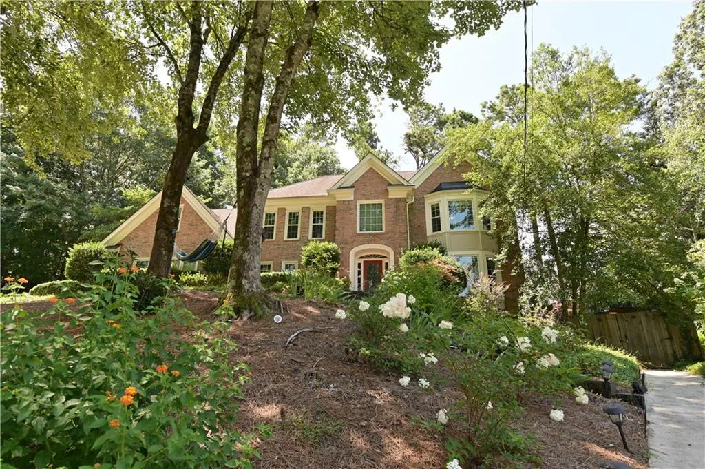 300 Spindle Court, Sandy Springs, Georgia 30350, 4 Bedrooms Bedrooms, ,3 BathroomsBathrooms,Residential,Sold,300 Spindle Court,6765808 300 Spindle Court, Sandy Springs, Georgia 30350, 4 Bedrooms Bedrooms, ,3 BathroomsBathrooms,Residential,Sold,300 Spindle Court,6765808