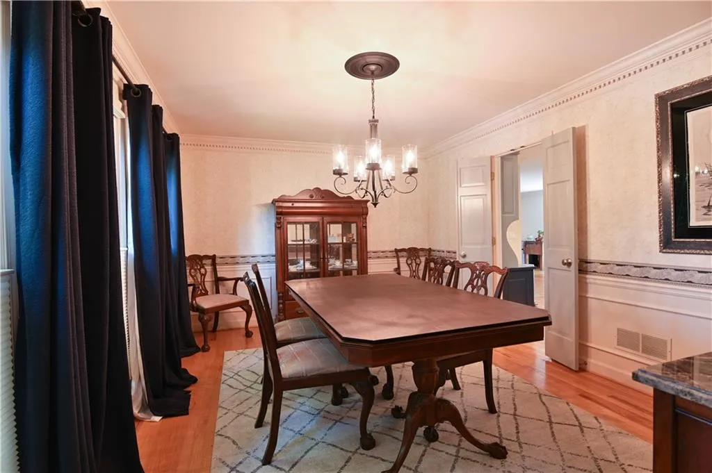 300 Spindle Court, Sandy Springs, Georgia 30350, 4 Bedrooms Bedrooms, ,3 BathroomsBathrooms,Residential,Sold,300 Spindle Court,6765808 300 Spindle Court, Sandy Springs, Georgia 30350, 4 Bedrooms Bedrooms, ,3 BathroomsBathrooms,Residential,Sold,300 Spindle Court,6765808