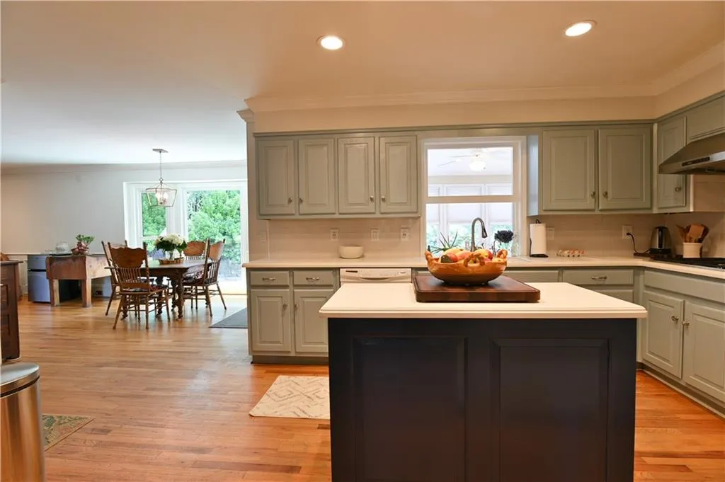 300 Spindle Court, Sandy Springs, Georgia 30350, 4 Bedrooms Bedrooms, ,3 BathroomsBathrooms,Residential,Sold,300 Spindle Court,6765808 300 Spindle Court, Sandy Springs, Georgia 30350, 4 Bedrooms Bedrooms, ,3 BathroomsBathrooms,Residential,Sold,300 Spindle Court,6765808