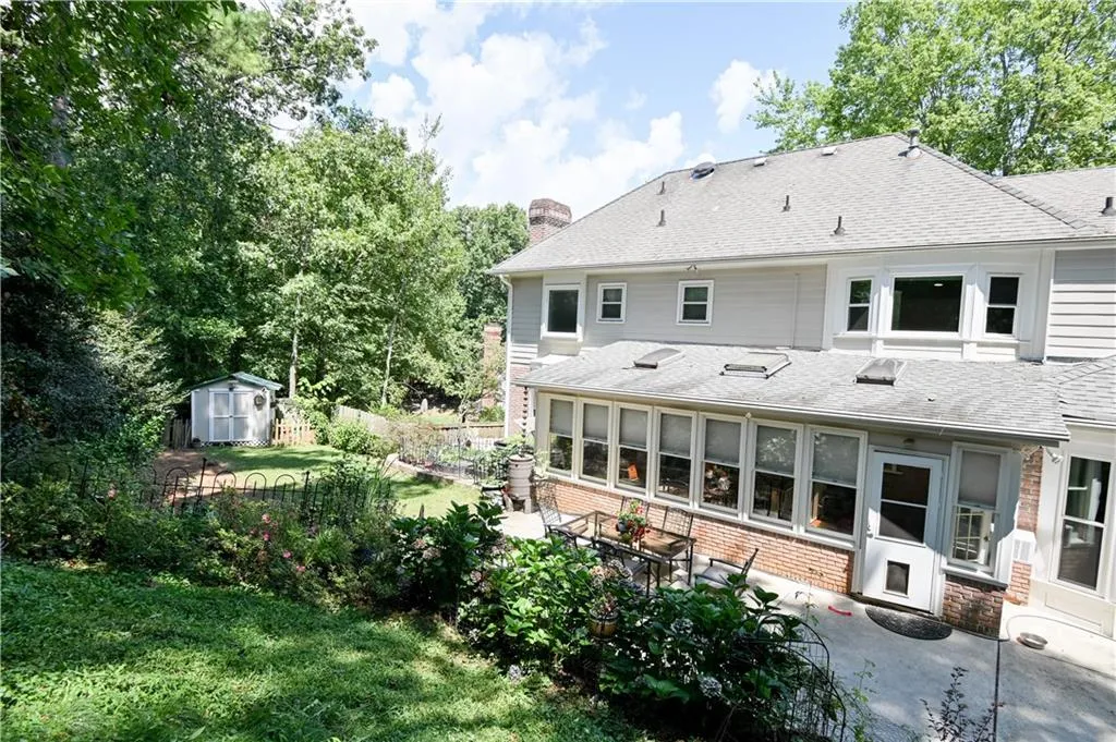 300 Spindle Court, Sandy Springs, Georgia 30350, 4 Bedrooms Bedrooms, ,3 BathroomsBathrooms,Residential,Sold,300 Spindle Court,6765808 300 Spindle Court, Sandy Springs, Georgia 30350, 4 Bedrooms Bedrooms, ,3 BathroomsBathrooms,Residential,Sold,300 Spindle Court,6765808