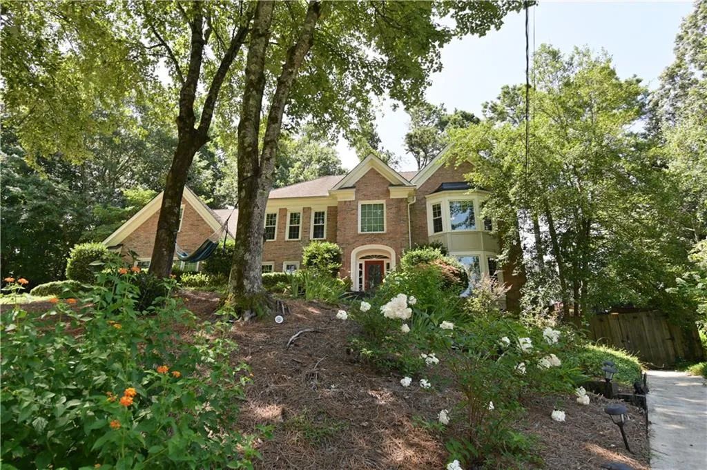 300 Spindle Court, Sandy Springs, Georgia 30350, 4 Bedrooms Bedrooms, ,3 BathroomsBathrooms,Residential,Sold,300 Spindle Court,6765808 300 Spindle Court, Sandy Springs, Georgia 30350, 4 Bedrooms Bedrooms, ,3 BathroomsBathrooms,Residential,Sold,300 Spindle Court,6765808