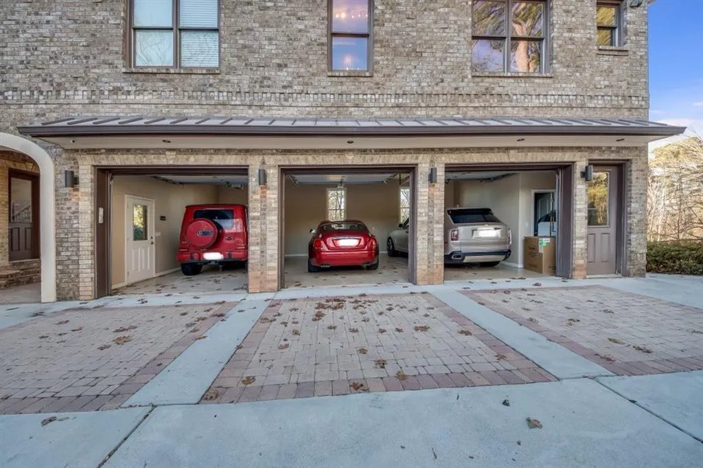 1225 Spalding Drive, Sandy Springs, Georgia 30350, 7 Bedrooms Bedrooms, ,7 BathroomsBathrooms,Residential,Sold,1225 Spalding Drive,7163227